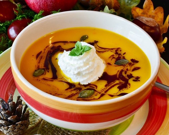Kürbis-Orangen-Suppe vegetarisch