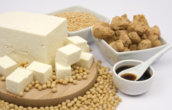 Fleischersatz - Lupine - Steak - Herstellung - Lupinen-Schnitzel - ökologisch extrudiertes Soja - Seitan - Tofu - Bioware Lupinensamen - Soja-Produkte