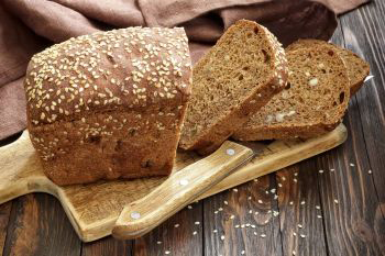 Vollkorn-Saatenbrot mit Altbrotanteil